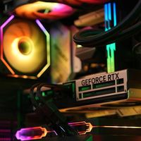 RTX 50显卡是“性能怪兽”还是“机箱杀手”？全网用户吵翻了