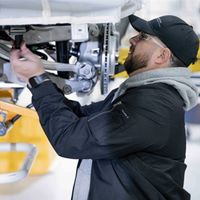 法拉第未来晒FX Super One工厂组装现场 网友：纯手搓 草台班子