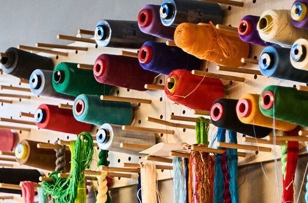 “走啊，一起去深圳的「魔幻大楼」淘货”