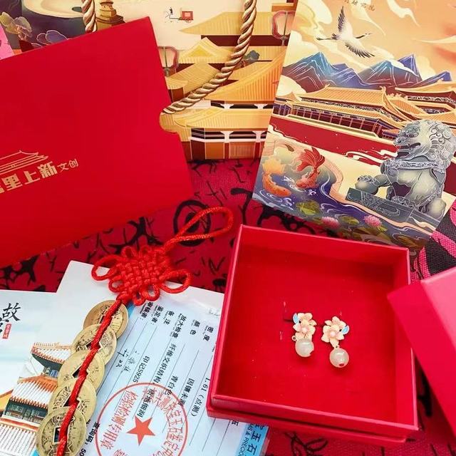 送妈妈礼物封神！宫里上新和田玉耳钉美到她心巴上✨