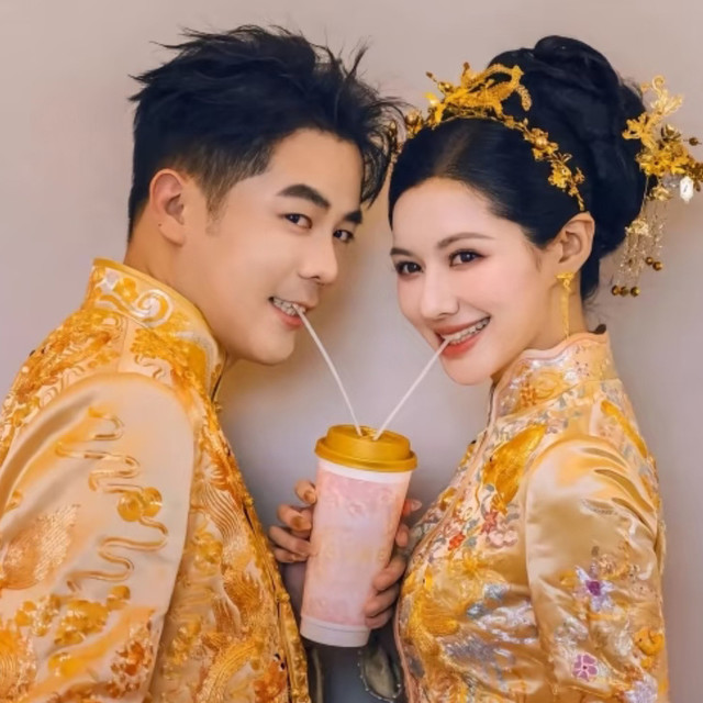 90后霸王茶姬创始人娶美女富二代，中式礼服很奢、全场奶茶随便喝