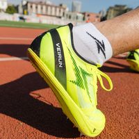 起跑总打滑、成绩卡住？我换了这双钉鞋后，百米快了0.3秒