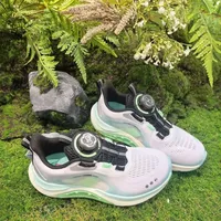 安踏童鞋黑科技真能提升运动表现？300+用户观点大PK