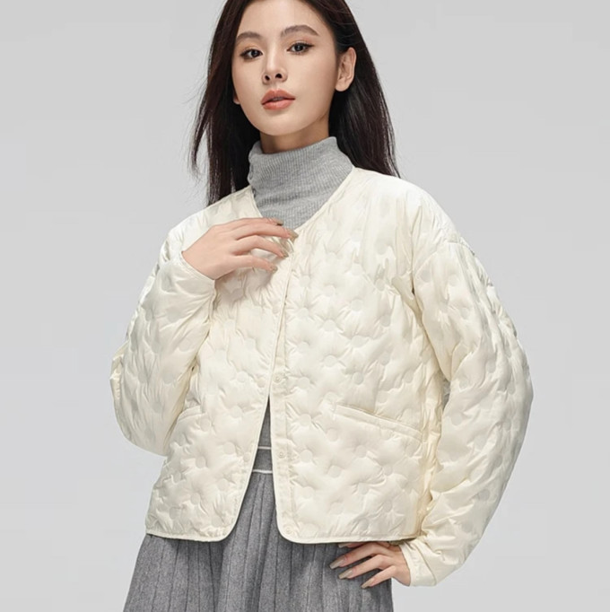鸭鸭羽绒服女士T恤