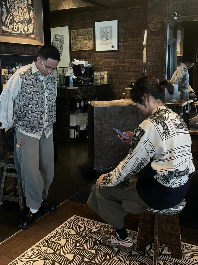 日本土特产nemeth穿搭分享～4天去了三次 版型好 男女通吃
部分款式是均码 外套和衬衫都特别好看 t恤直接闭眼入
还有帽子、围巾、帆布包等小件 店内随处可见的潮男潮女非常养眼～#日潮 #日潮穿搭 