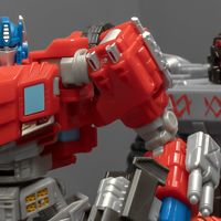 友情真破裂：为了奥利安，捏着鼻子收了“垃圾工”威震天