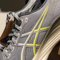 圣诞潮礼封神！亚瑟士K32跑鞋 灰调荧光撞色太吸睛