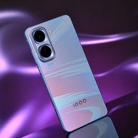 超神标准版面面俱到 iQOO Neo11凭这四点斩获大奖