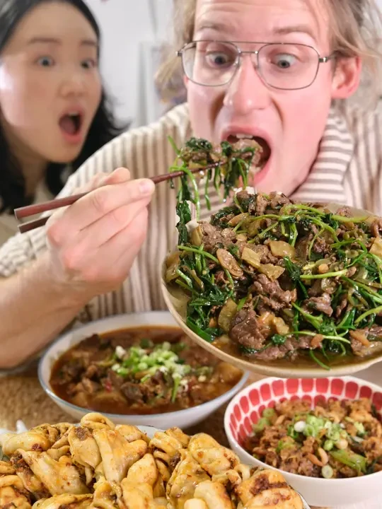 异国小夫妻在英国的湘菜爆炒餐桌