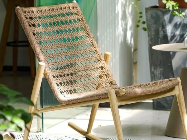 摇摇晃晃的旧时光 |一把触手可温的传家级摇椅