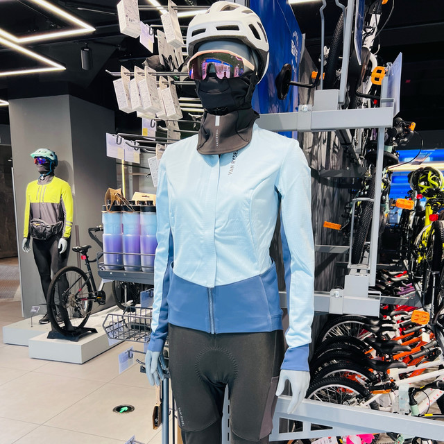 动感与美感兼具的女款骑行穿搭：专业与时尚的融合