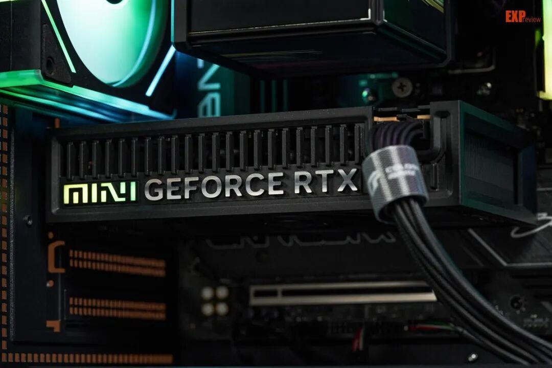 七彩虹iGame GeForce RTX 5070 Mini显卡图赏:仅18cm,单风扇ITX小钢炮