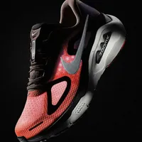 ZoomX vs Lightstrike Pro，哪个减震更强？我们汇总了87位跑者真实体验