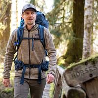 抓绒衣选宽松还是修身？户外圈吵翻了，1000+用户真实观点大PK