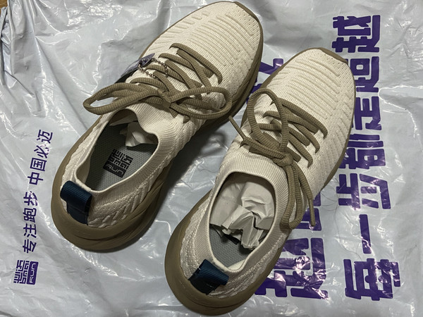 必迈2025远征者漫步鞋：舒适透气又轻便，简约百搭！