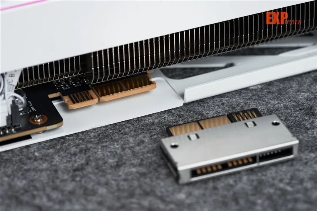 iGame RTX 5070 Ti Ultra Z OC显卡评测：前前后后不设限，有线无线皆通行