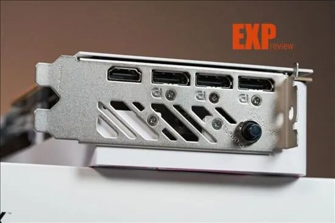 iGame RTX 5070 Ti Ultra Z OC显卡评测：前前后后不设限，有线无线皆通行