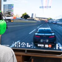 雷蛇旋风黑鲨V3专业版：电竞人的本命耳机，2K档位游戏耳机真香款