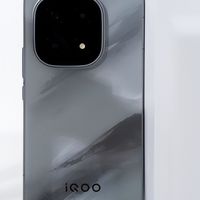 纠结党闭眼冲！iQOO15真·全能旗舰，游戏/拍照/续航全在线