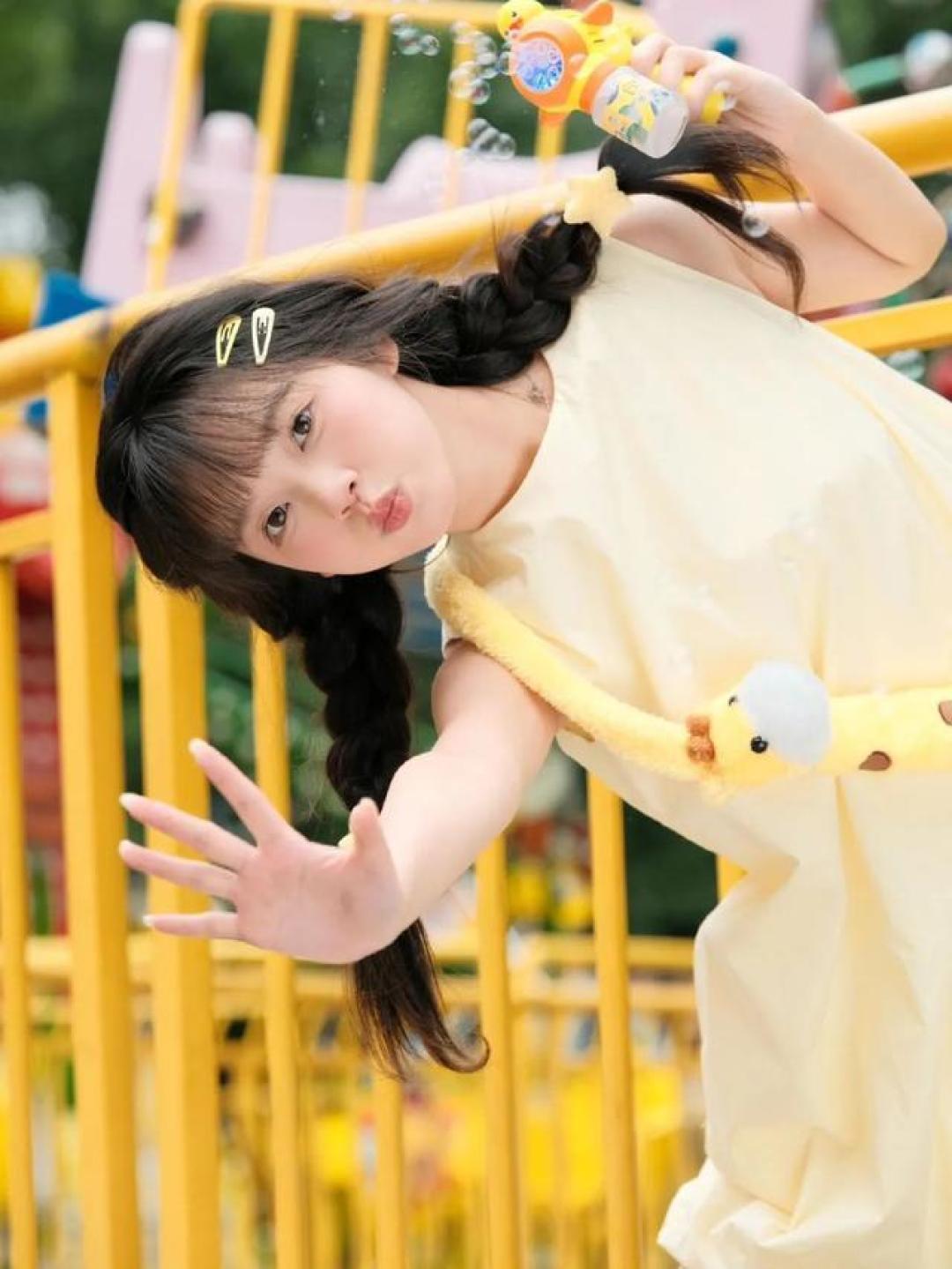 解锁游乐园童话模式:美少女的满分穿搭、拍照与游玩指南