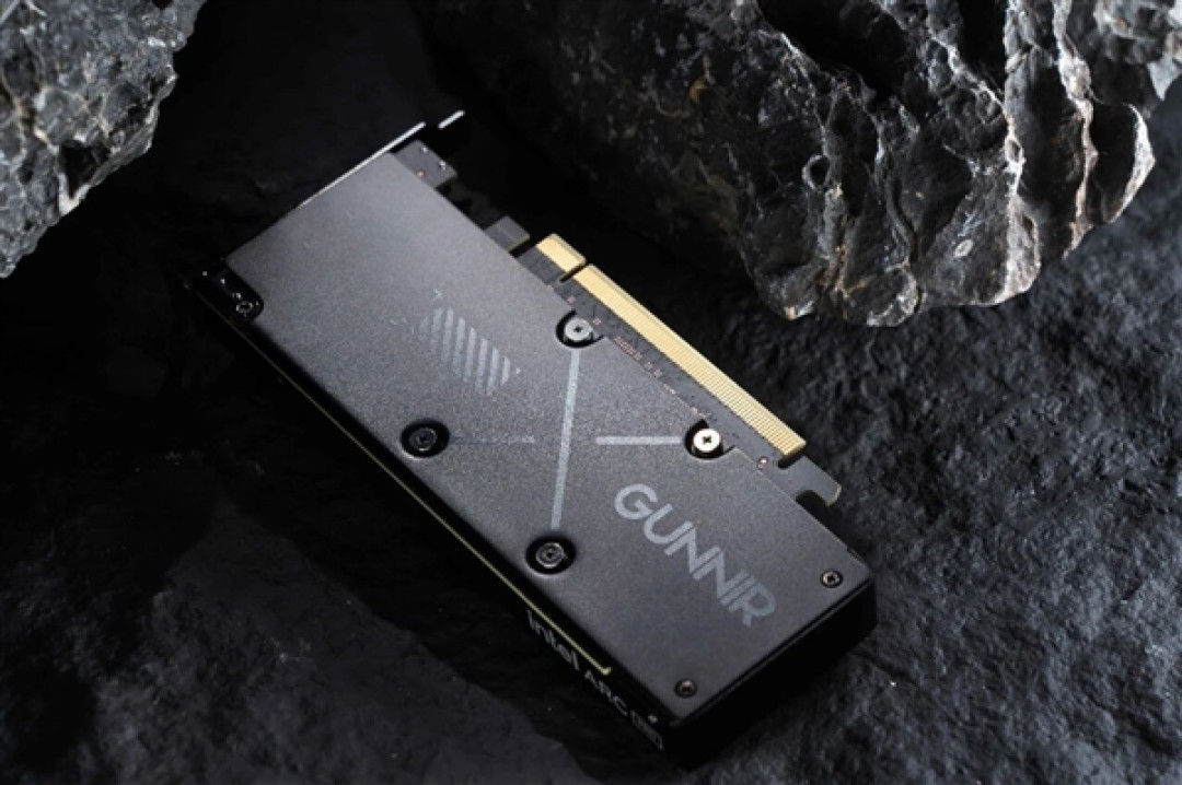 全金属外壳 帅爆!蓝戟发布单风扇迷你版Intel锐炫Pro B50专业显卡