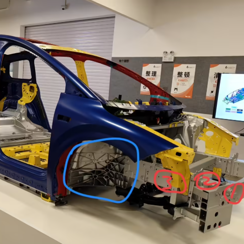 理想汽车科普“一体式压铸”维修问题，完全不存在“轻轻一碰、马上换车”的说法？全网观点大PK