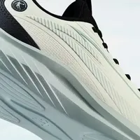 300元内，3款性价比最高的保暖跑鞋，能走能跑能保暖，极致性价比