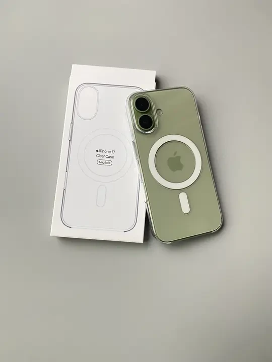 iPhone17鼠尾草还得是配透明壳才能这般高级