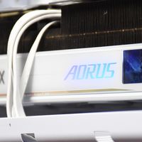 超越公版的2805MHz频率+双BIOS切换：技嘉RTX5080超级雕ICE实测