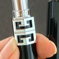 纪梵希新绒雾唇膏，双旦心意之选