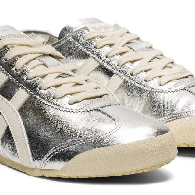 2025盘点8双必买银色球鞋推荐，从Nike、adidas、ASICS到New Balance通通有！