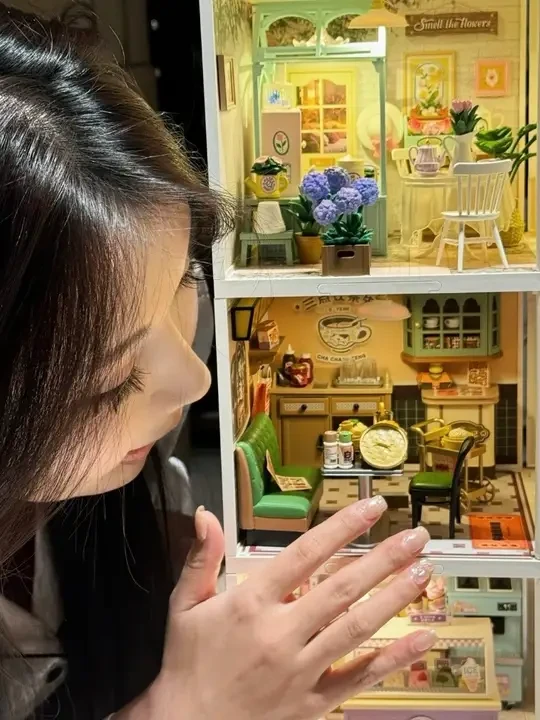 用若来超级世界搭了个六层别墅，小时候的我看到这个一定很为自己骄傲吧哈哈哈#若来 #若来超级世界 #若来diy小屋