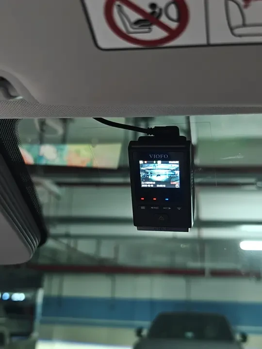 零跑b01加装行车记录仪