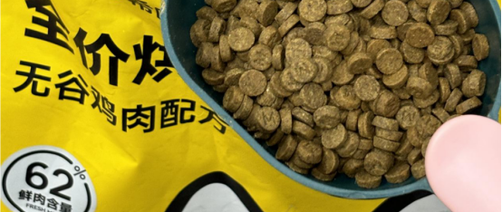 金毛幼犬吃什么狗粮好？肥威费狗粮怎么样适合吗？有无更好推荐