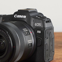 佳能R8凭同级最轻机身与至强对焦，领跑五款机型推荐