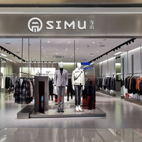 优衣库卫衣显肩宽设计：是修饰身材还是挑人穿？1000+用户观点大碰撞