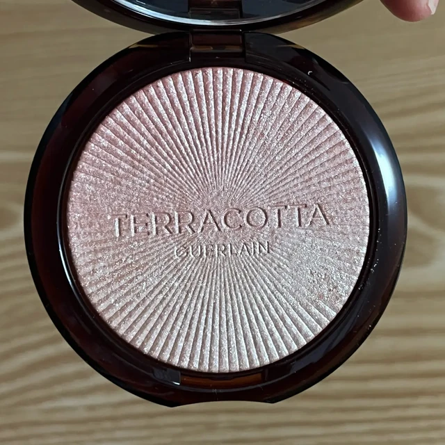 娇兰圣诞高光肉眼看没那么漂亮