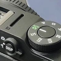 滑雪拍摄神器，尼康防抖相机清晰拍摄运动瞬间