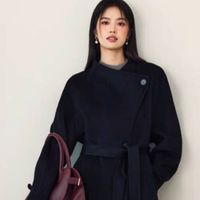 伊芙丽羊绒大衣：面料解析与显瘦搭配指南