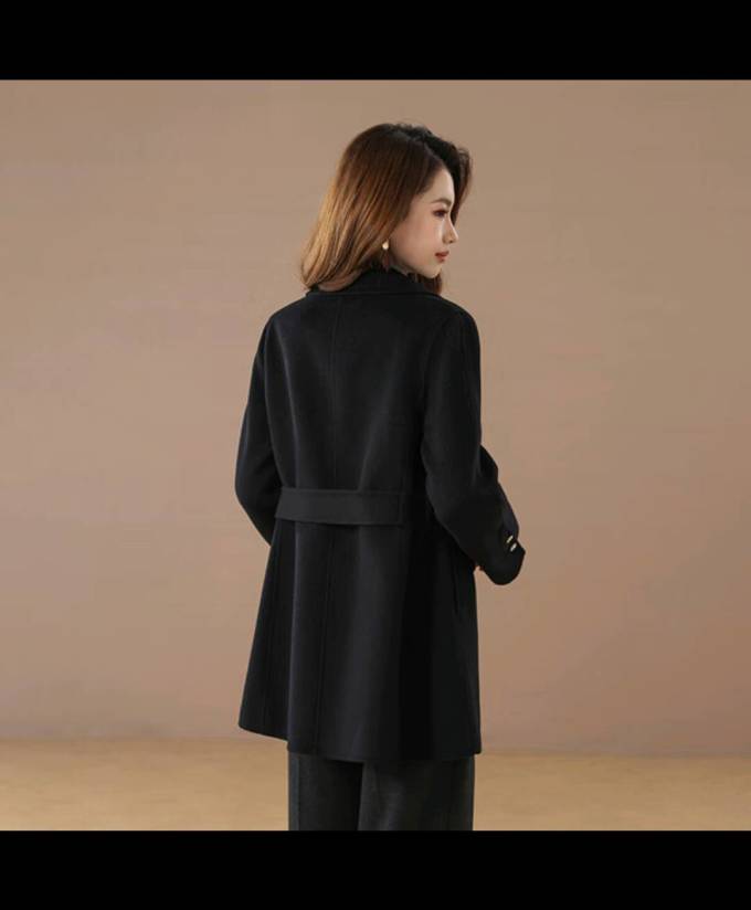 千柏年女士大衣