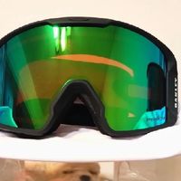Oakley MOD智能雪镜，滑雪拍摄神器