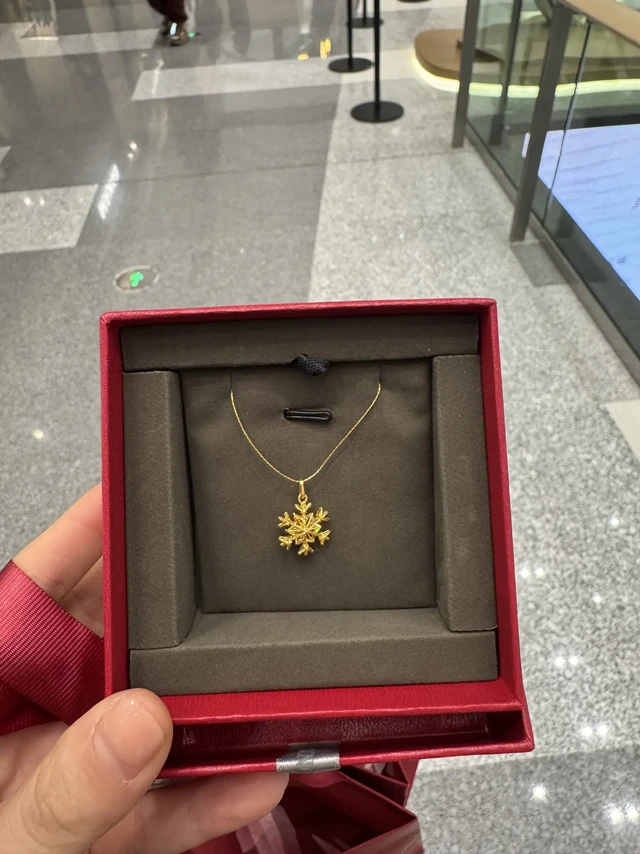 周大生圣诞小雪花好好看啊救命