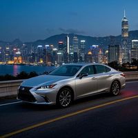 豪华车年底价格跳水，是抄底良机还是价值陷阱？1000+用户观点大碰撞