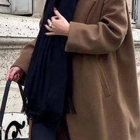 都市极简主义的温暖穿搭