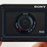 2025年仍为索尼RX0黑卡疯狂！开箱+遥控手柄太香了