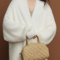 冬日旅行氛围感担当！百家好白色毛绒开衫保暖又上镜