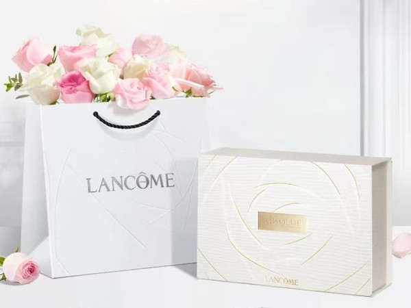 双旦送什么？兰蔻PO-01象牙白粉底液