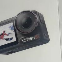 雪场上的全能影像伙伴：DJI Action 5 Pro