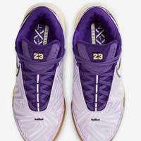 詹姆斯滑翔劈扣是实力还是装备加成？40岁老詹炸场引热议