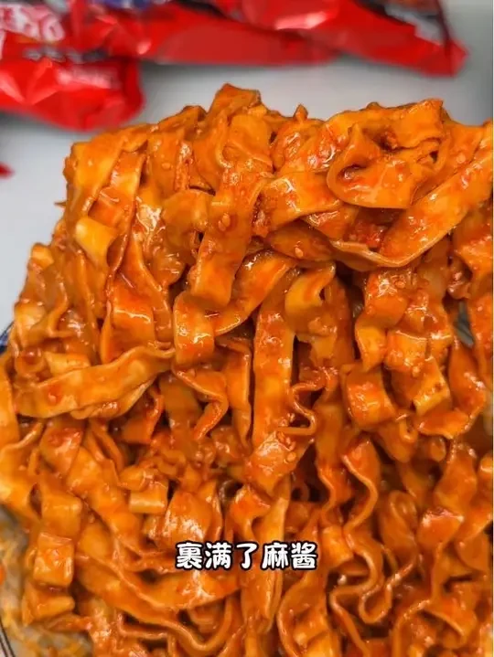 #麻酱火鸡面 这自私的男朋友我说今天怎么对我这么好#速食美食#懒人必备#情侣搞笑日常